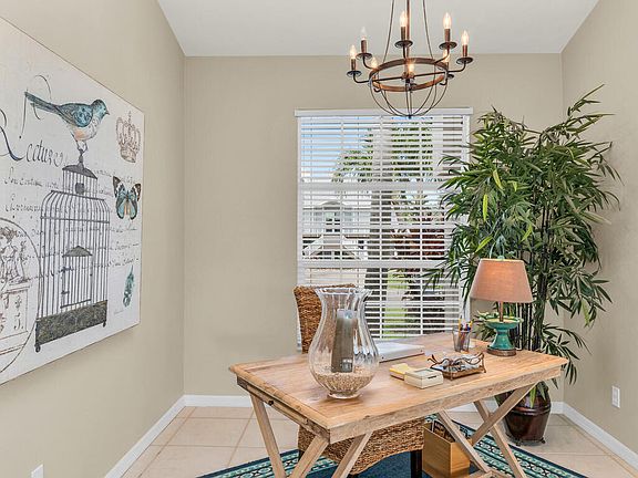 4th image of 533 Bradford Ct #23