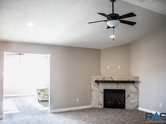 4th image of 2411 E Tranquility Cir