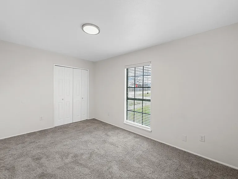 4940 Watkins Dr — Photo 19