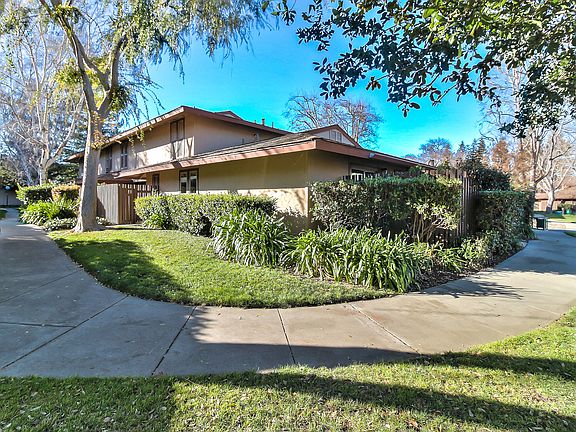 2nd image of 215 Red Oak Dr W APT Q