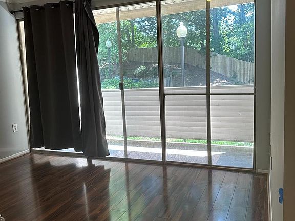 2nd image of 5618 Bloomfield Dr APT 101