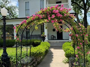 319 S Denton St, Gainesville, TX 76240