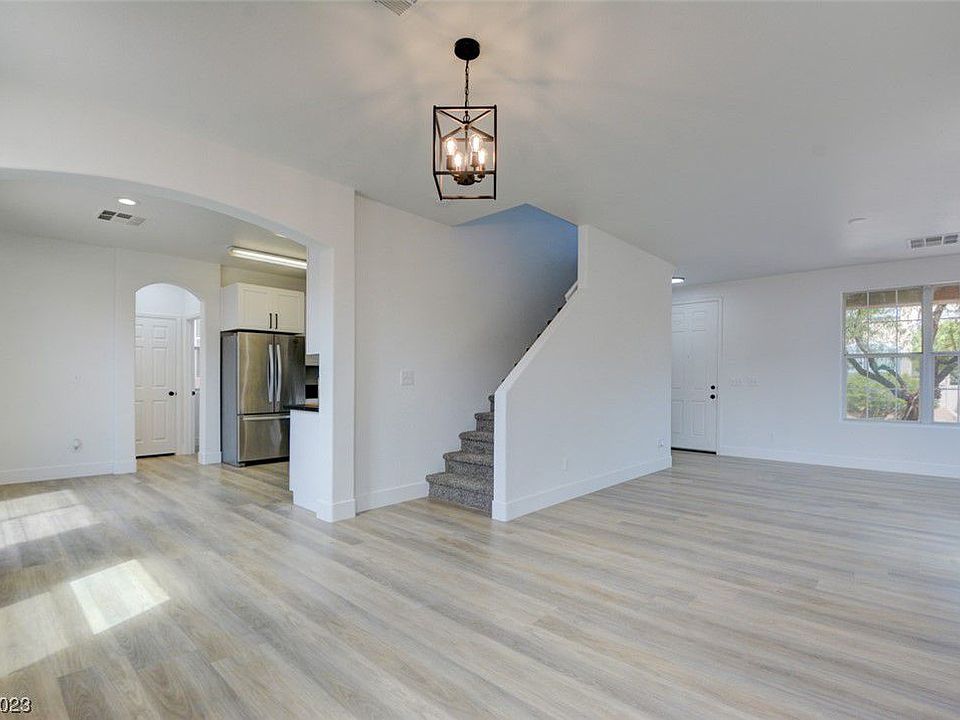 1st image of 2609 Living Rock St