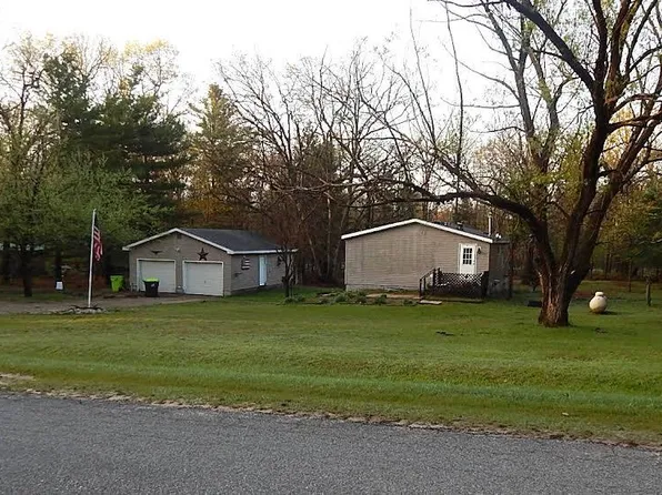 2389 W Maplehurst Dr, Roscommon, MI 48653