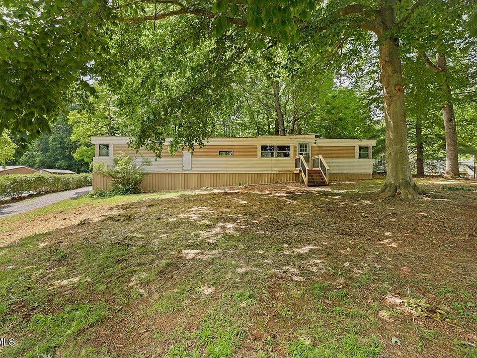 1st image of 151 Hallborough Dr
