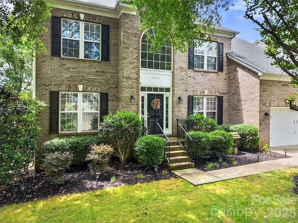 1st image of 557 Fair Oaks Dr