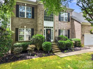 557 Fair Oaks Dr, Fort Mill, SC 29708