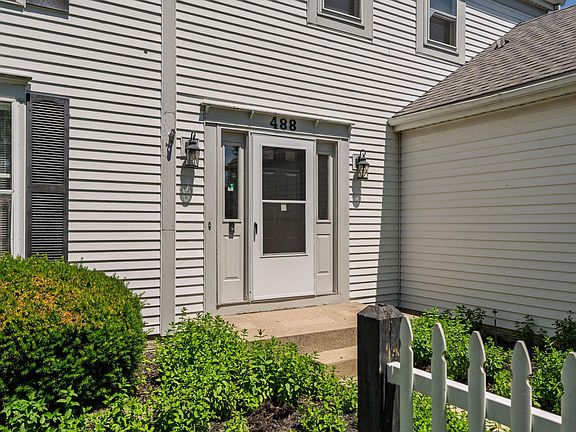 4th image of 488 Green Meadows Dr W
