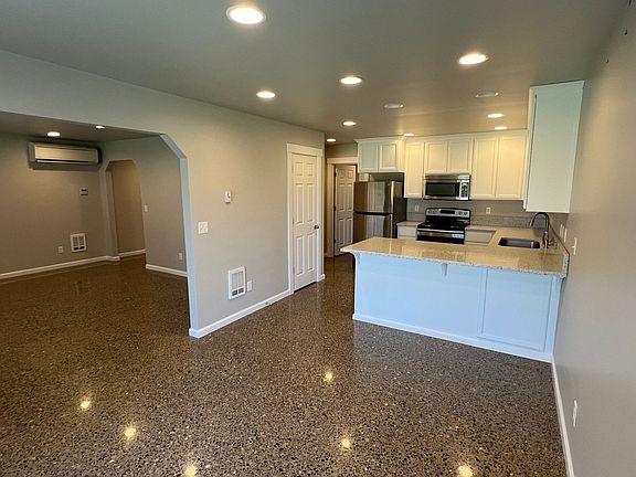 4th image of 19920 9th Avenue Ct E