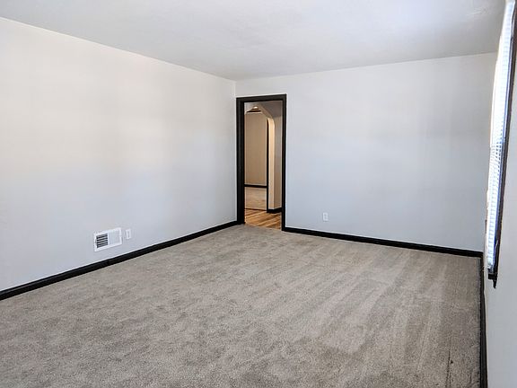 5th image of 1104 S 32nd St #1