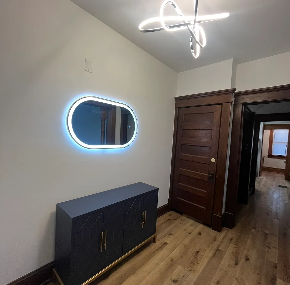 7 bed, 2315 sqft, $6,900 — Photo 2