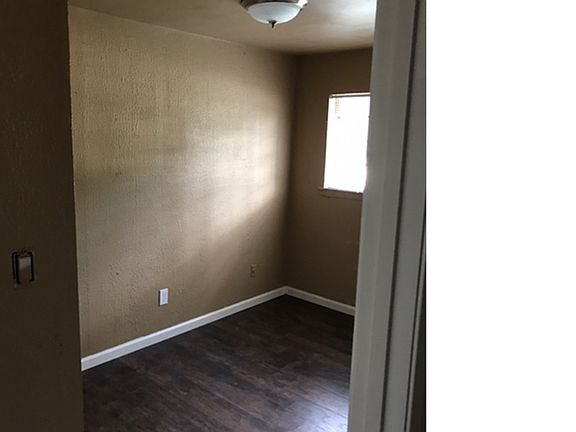 4th image of 257 E 75th St