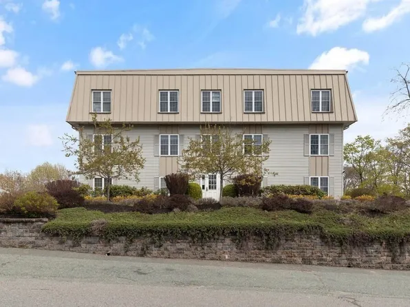 2 Ocean Ave APT 2N, Gloucester, MA 01930