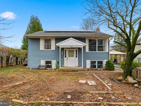 715 Claster Blvd, Dauphin, PA 17018