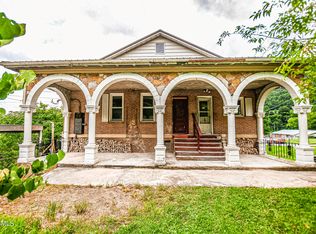 409 N 4th St, La Follette, TN 37766