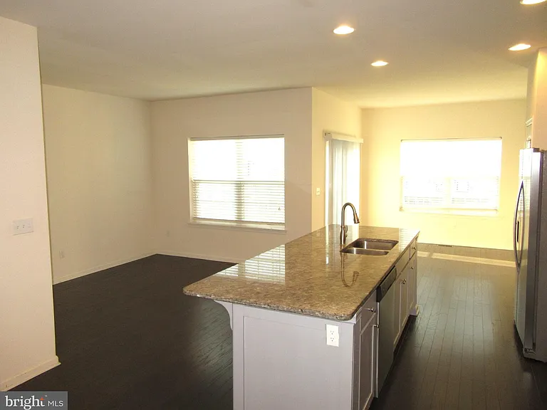 532 Liam Pl — Photo 3