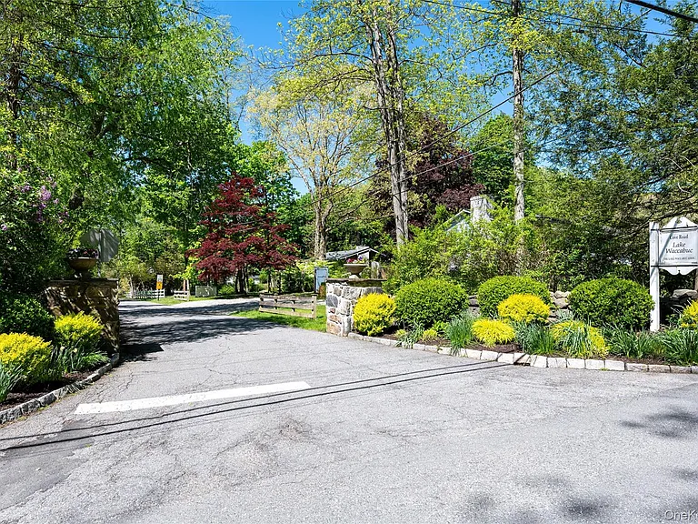 53 Cove Rd — Photo 36