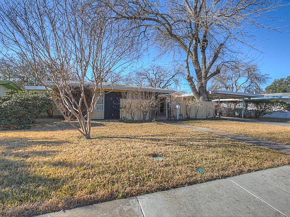 3rd image of 350 Rexford Dr