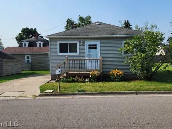 115 Gladys St, Marine City, MI 48039