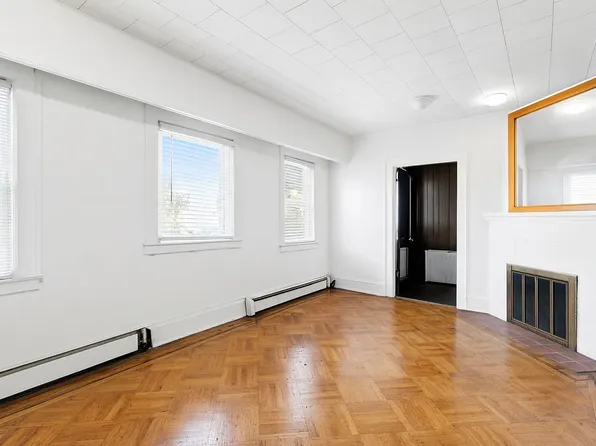 96-20 160th Avenue image 4 of 19