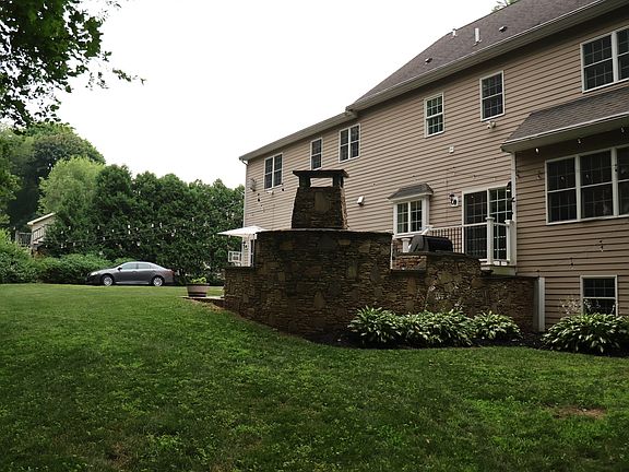4th image of 5 Merriam Ave