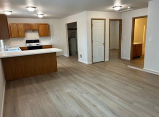 845 Columbia Ave #845, Gladstone, OR 97027