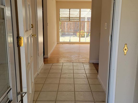 Tiled entry