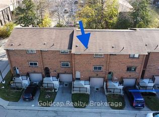 201 Silvercreek Pkwy N #13, Guelph, ON N1H3T4