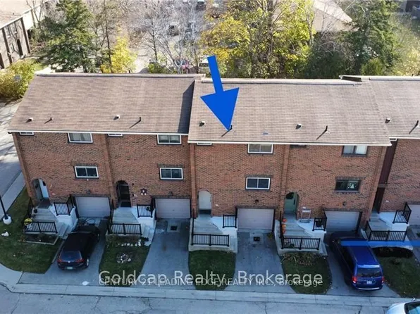 201 Silvercreek Pkwy N #13, Guelph, ON N1H 3T4