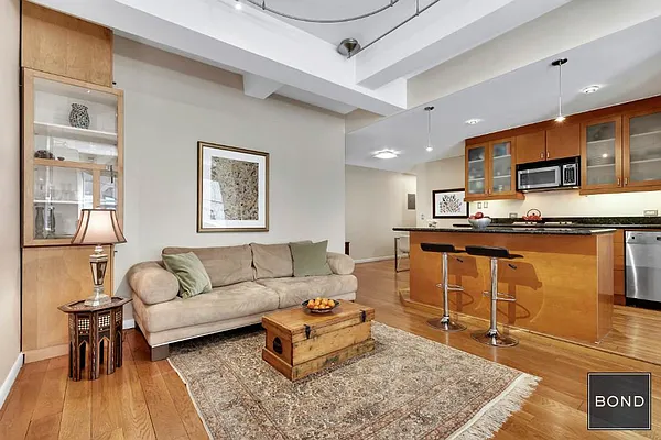 Sold by Bond New York | media 2