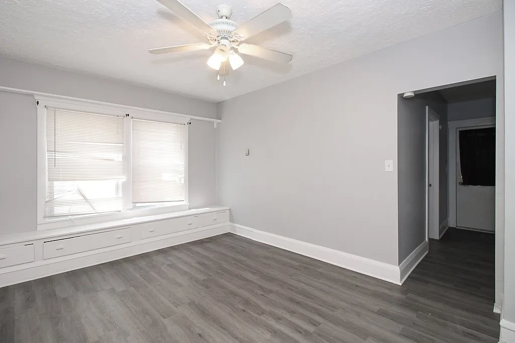 3071 W 111th St, Cleveland, OH 44111-1809 — Photo 2