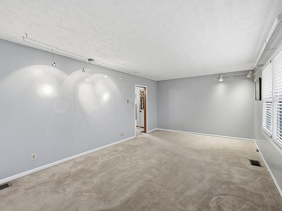 2nd image of 100 Evergreen Dr