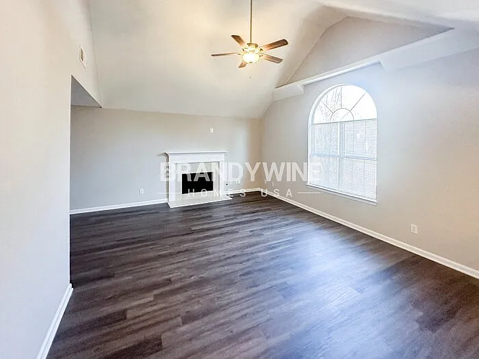 4599 White Rd — Photo 4