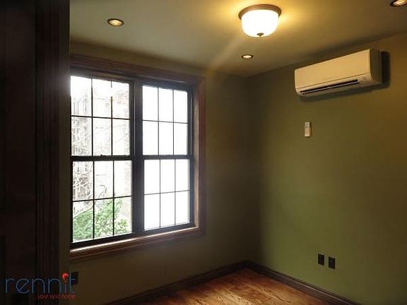 3rd image of 279 Bedford Ave #1
