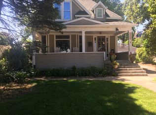 1205 Main St, Pella, IA 50219