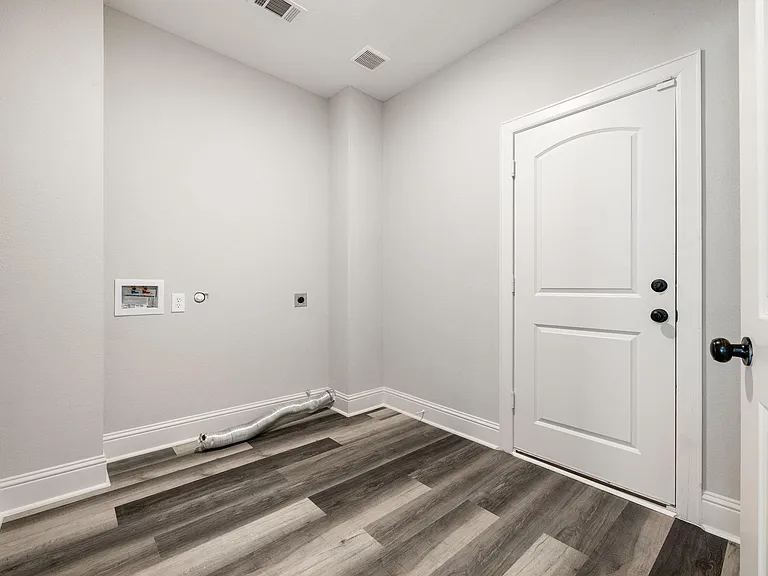 5401 Zephyr Ln — Photo 22