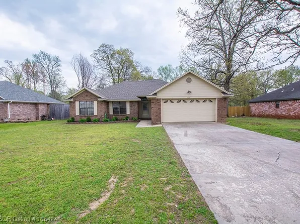 708 Tiffany Dr, Lavaca, AR 72941