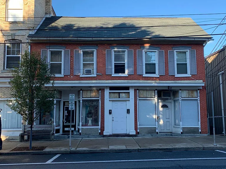 140 S Main St #3 — Photo 1