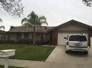 1028 Country Club Ln, Corona, CA 92878