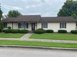 705 E Sycamore St, Petersburg, IN 47567