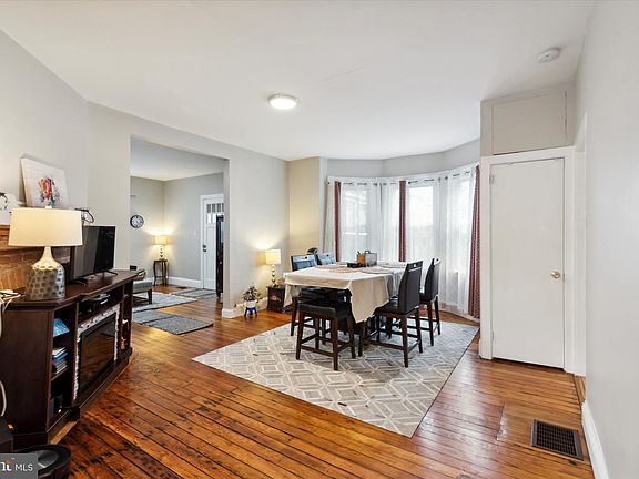 4th image of 1417 Morton Ave