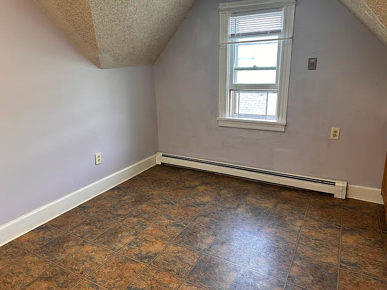 211 Woodside Ave #3 — Photo 6