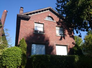 5226 16th Ave NE, Seattle, WA 98105