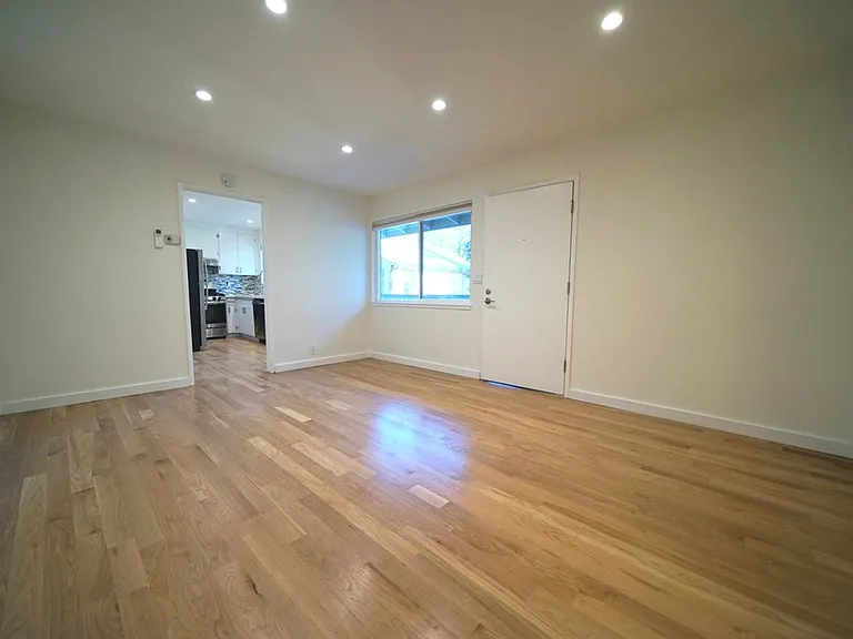 806 Fulton — Photo 10