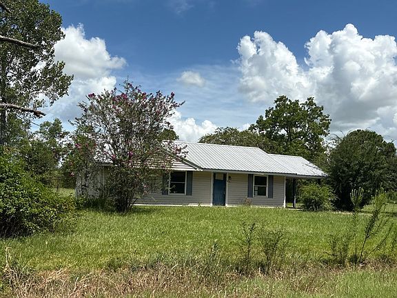 3rd image of 1075 Belle Terre Dr