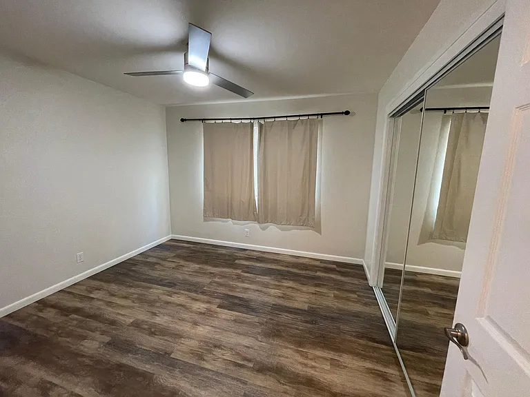 925 Ravenscourt Ave #1 — Photo 8