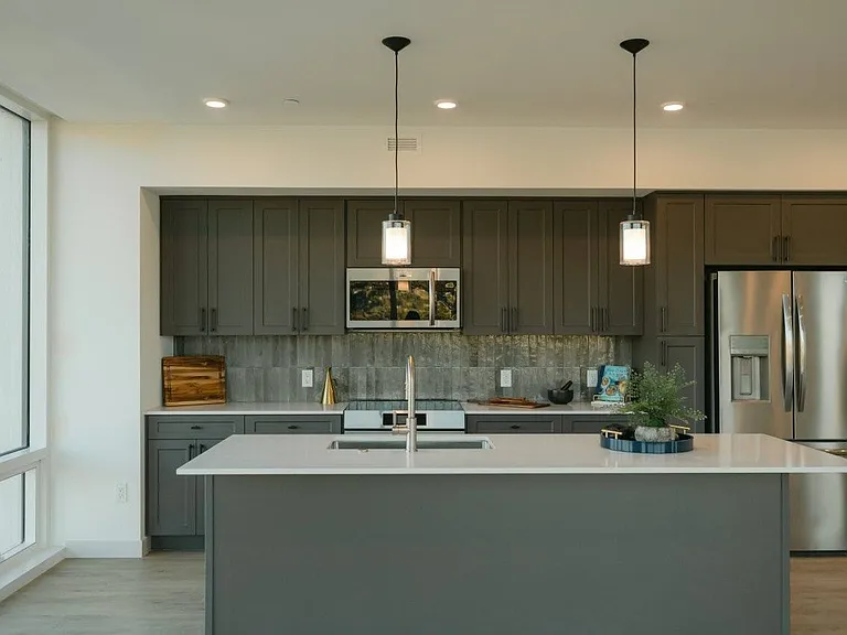 Seraph Luxury Downtown Apartments — Photo 24