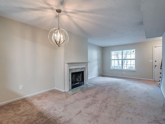 3rd image of 728 Lake Terrace Dr