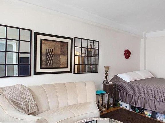 3rd image of 129-131 W 89th St APT 35