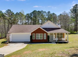 21 Carey Ct, Grantville, GA 30220
